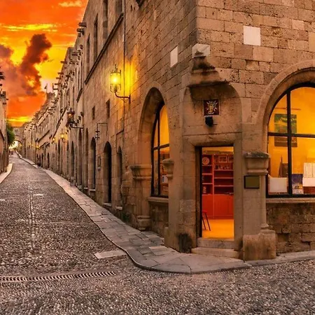 Anna's House In The Old Town بيت للعطل