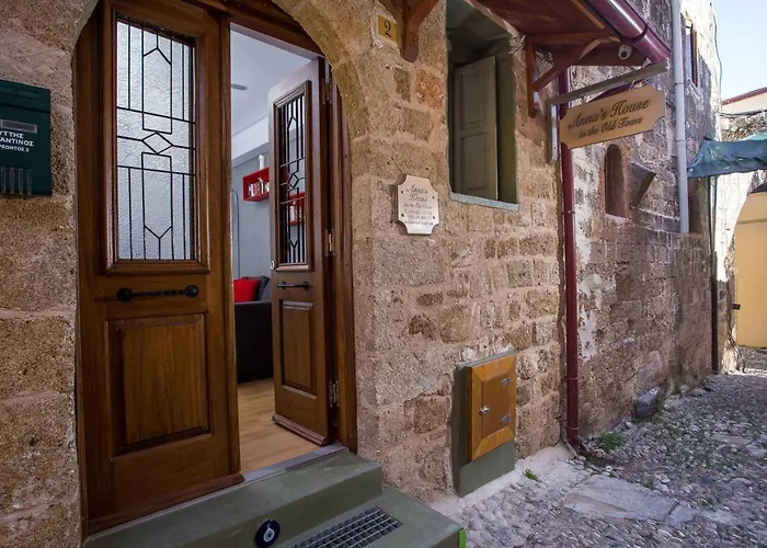 Anna's House In The Old Town بيت للعطل